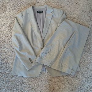 Talbots Woman 14W (pants 14w-petite) Gray with Pink pinstripe pantsuit